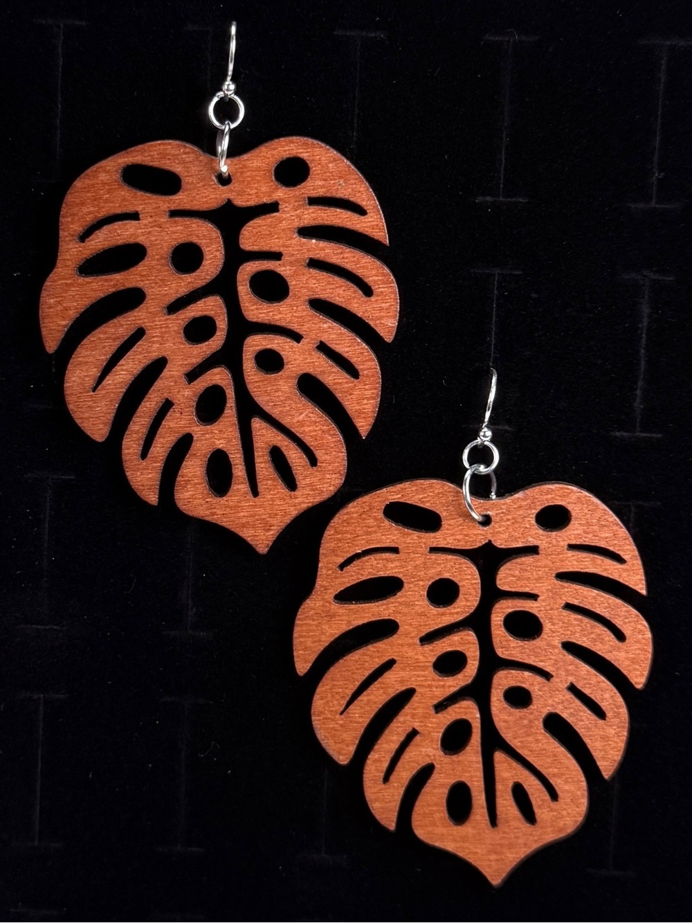 Silvertone leaf cut out bohemian chic pierced earrings